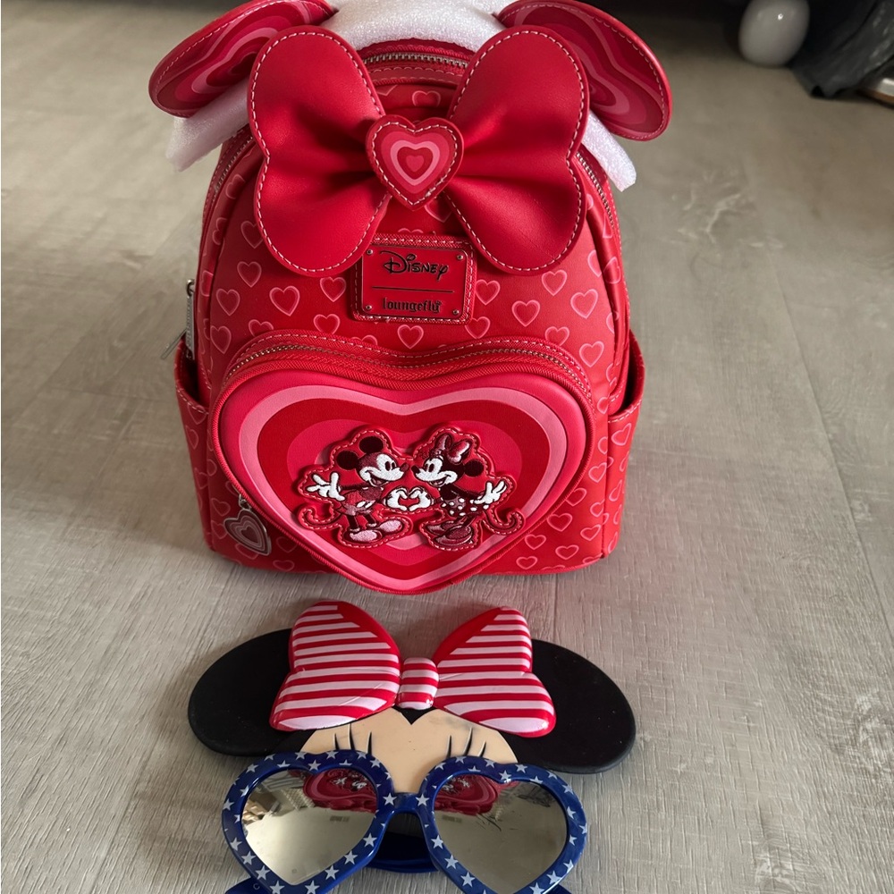 Loungefly Mickey and Minnie red heart valentine mini Backpack and sunglasses set